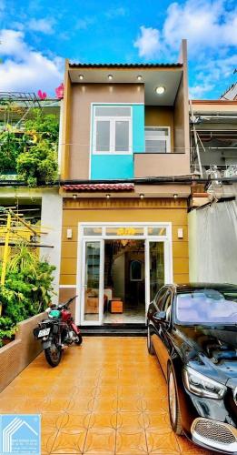 Bán Nhà Trệt Lầu Mặt tiền đường Trần Phú - sát công viên Sông Hậu và CA Thành Phố