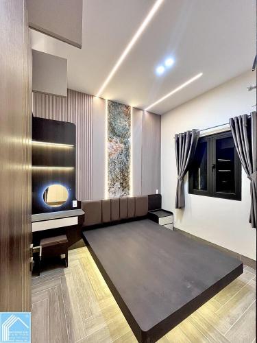 Bán Nhà Trệt Lầu Sân thượng mini hẻm 11 Nguyễn Văn Linh - cách Bệnh Viện ĐKTW 180m