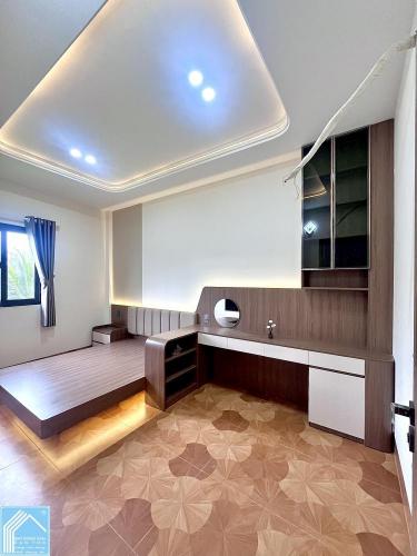 Bán Nhà Trệt Lầu Trục chính hẻm 136 cách Hoàng Quốc Việt 100m - Gần chợ Nổi, trường học các cấp