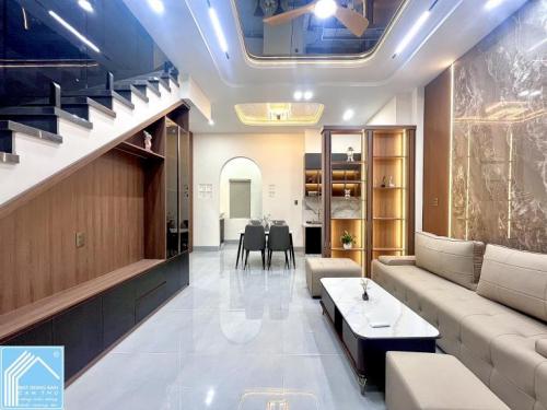 Bán Nhà Trệt Lầu Trục chính hẻm 136 cách Hoàng Quốc Việt 100m - Gần chợ Nổi, trường học các cấp