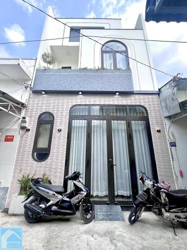 Bán Nhà Trệt Lầu Trục chính hẻm 136 cách Hoàng Quốc Việt 100m - Gần chợ Nổi, trường học các cấp