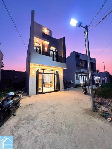 Bán Nhà Trệt Lầu Trục Chính Hẻm 311 Nguyễn Văn Cừ - Gần ĐH Công Nghệ, CĐ Y Tế