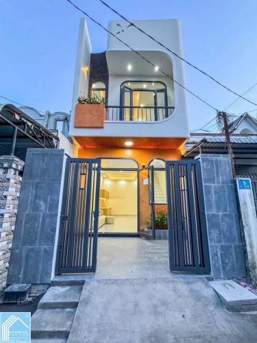 Bán Nhà Trệt Lầu Xây mới - 3 phòng Ngủ - Gần Chợ Nổi + Trường học - đường F5 KDC 3A