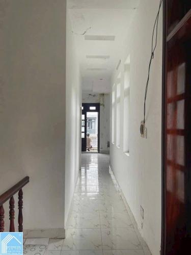 Bán nhà trệt lững lầu góc đường số 3 và 50 KDC 586