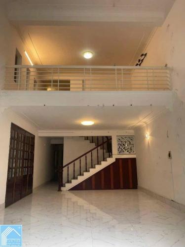 Bán nhà trệt lững lầu góc đường số 3 và 50 KDC 586