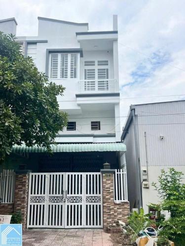 Bán nhà Trệt Lững Lầu KDC 586 gần chợ Phú Thứ,  P. Hưng Phú, Tp Cần Thơ.