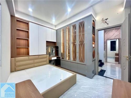 Bán Nhà Trục chính hẻm 137 Hoàng Quốc Việt - Gần Chợ Nổi & Trường học 