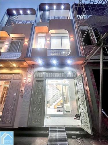 Bán Nhà Trục chính hẻm 137 Hoàng Quốc Việt - Gần Chợ Nổi & Trường học 