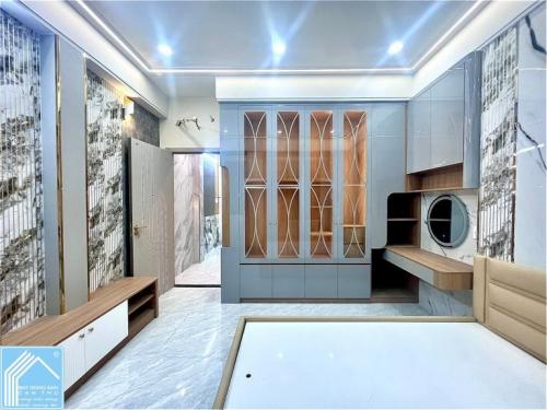 Bán Nhà Trục chính hẻm 137 Hoàng Quốc Việt - Gần Chợ Nổi & Trường học 