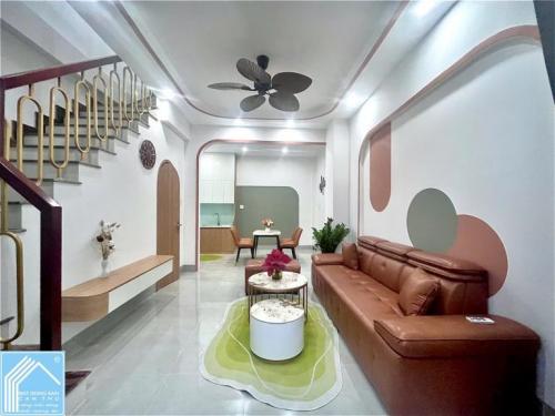 Bán Nhà Xây Mới Góc 2 Mặt tiền KDC 923 - Gần Chợ Nổi & Trường Mầm non