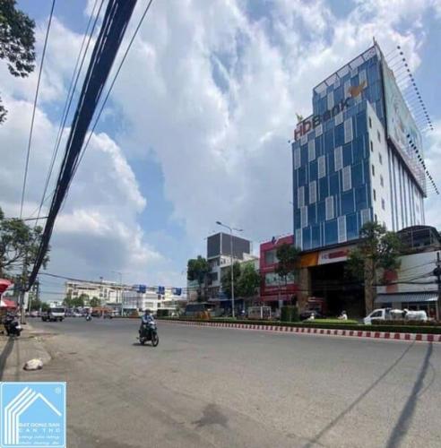 Bán Tòa Nhà 12 Tầng Mặt Tiền Mậu Thân, Ninh Kiều, Cần Thơ | Đang Cho HDBank Thuê