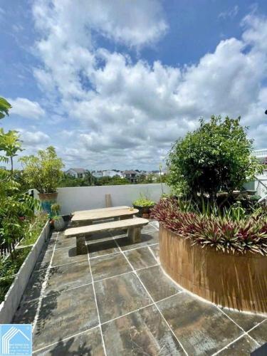  BIỆT THỰ 1 TRỆT 2 LẦU CÓ HỒ BƠI - GARA Ô TÔ. NGAY CÔNG VIÊN HỒ CẢNH QUAN MÁT MẺ - KDC NAM LONG 