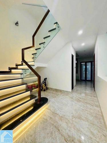 Biệt thự trệt 2 lầu sân thượng hẻm 17 Trần Hoàng Na