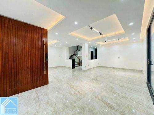 Biệt thự trệt 2 lầu sân thượng hẻm 17 Trần Hoàng Na