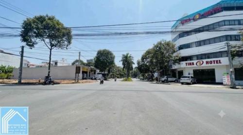 Cặp góc sáng trưng☘️ Cặp nền góc ngã tư (Lộ 30m và đường trần văn sắc KDC Diệu Hiền) - 229,1m2 