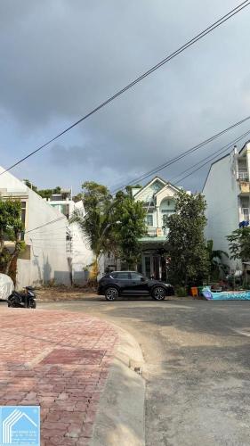 Cặp nền 9 x 19 đường 12- KDC Nam Long 1  Vị trí nền nằm song song với đường Nguyễn Văn Quang