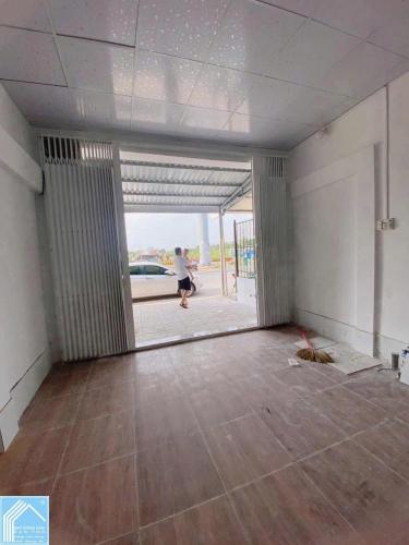 cặp nền có nhà cấp 4 đầu cổng KDC Thiên Lộc