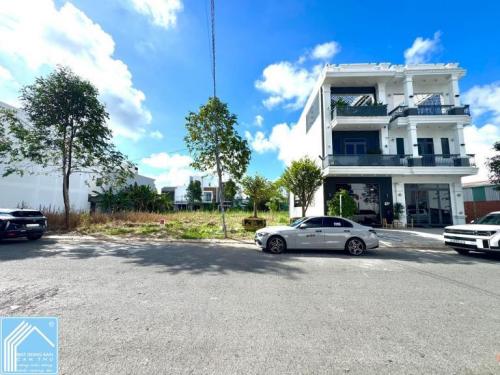 Cặp Nền đường D7 KDC Hồng Loan, Q.Cái Răng, Cần Thơ