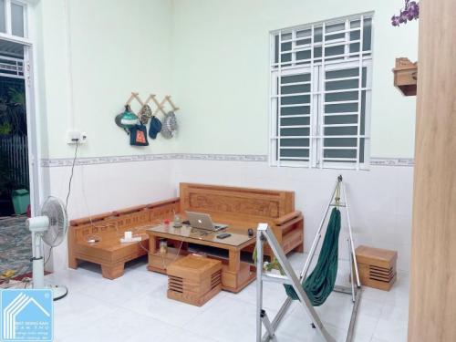 Bán nhà 2 mặt tiền cấp 4 Rạch Sông Bến Bạ - Gần căn nhà màu tím - P. Hưng Phú (Tân Phú cũ) 