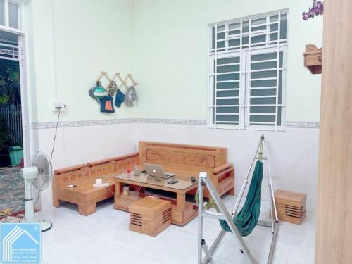 Bán nhà 2 mặt tiền cấp 4 Rạch Sông Bến Bạ - Gần căn nhà màu tím - P. Hưng Phú (Tân Phú cũ) 