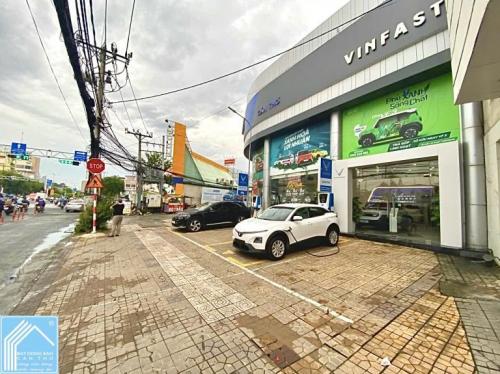 Cho Thuê 1400m2 Nhà Góc 2 Mặt tiền đường 30/4 - Gần Ngã 4 đường Nguyễn Văn Linh