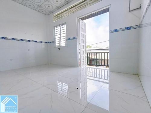 CHO THUÊ Giá : 2.5triệu / tháng. Cọc 1 tháng (Nhà 1Trệt 1Lầu, đầu Hẻm 9 Trần Chiên)