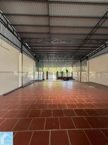 Cho thuê mặt bằng kho đường khu dân cư 586 gần đại lộ võ nguyên giáp giá 12 triệu 