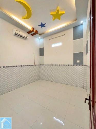 CHO THUÊ nguyên căn 1T1L, KDC GẦN CHỢ BÀ BỘ (Giá thuê: 10 TRIỆU/tháng)