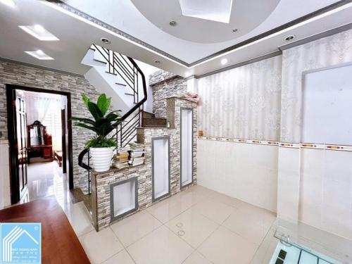 CHO THUÊ nguyên căn Nhà 1T1L, Mặt Tiền 79 Trần Phú, tiện KDoanh, buôn bán, VPCTy, Spa,....