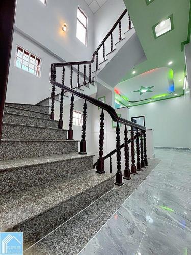 CHO THUÊ nguyên căn Nhà 2 Lầu, cách Chợ  TRẦN QUANG DIỆU chỉ 70m - BÌNH THUỶ