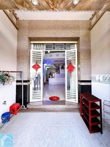 CHO THUÊ nguyên căn nhà lầu, Mặt Tiền Trần Phú, tiện ở & KDoanh, VPCTy,....