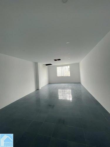 Cho thuê nhà 1 trệt 2 lầu mặt tiền khu dân cư nông thổ sản, giá 15 triệu 