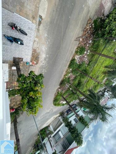 Cho thuê nhà 1 trệt 2 lầu mặt tiền khu dân cư nông thổ sản, giá 15 triệu 