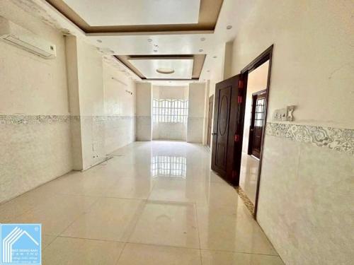 Cho Thuê Nhà 1 Trệt 4 Lầu Góc 2 Mặt tiền đường Nguyễn Hiền & Lê Chân KDC 91B, P.Tân An Mới