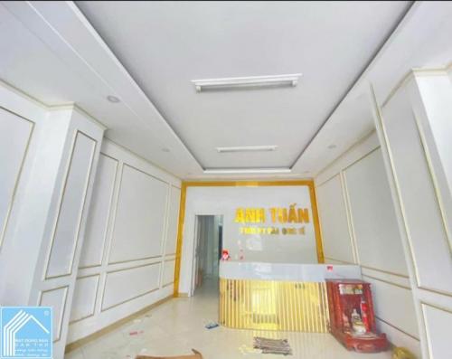 CHO THUÊ NHÀ 1 TRỆT 5 LẦU MẶT TIỀN ĐƯỜNG HÙNG VƯƠNG GIÁ 70 TRIỆU