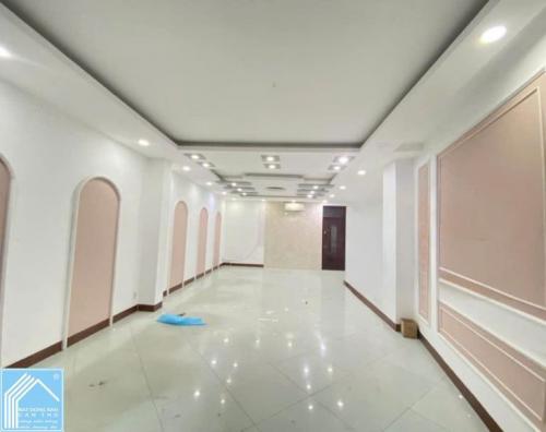 CHO THUÊ NHÀ 1 TRỆT 5 LẦU MẶT TIỀN ĐƯỜNG HÙNG VƯƠNG GIÁ 70 TRIỆU