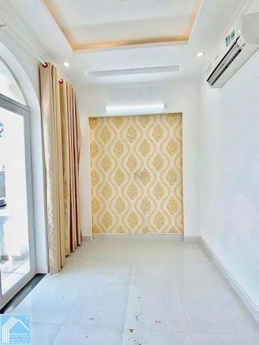 CHO THUÊ NHÀ 2 LẦU CÓ NỘI THẤT  LỘ 4M NHÀ 4PN CÓ 4 MÁY LẠNH VỊ TRÍ GẦN TRƯỜNG ĐẠI HỌC Y DƯỢC