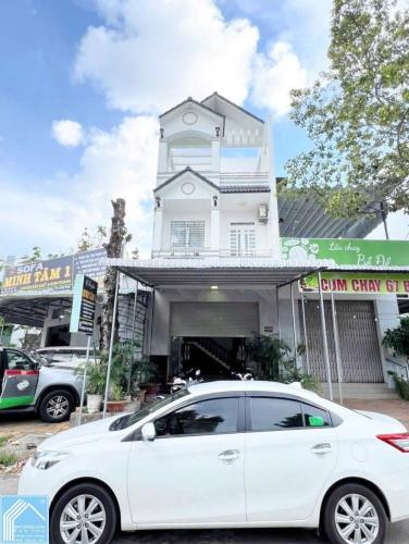 Cho thuê nhà 4 phòng ngủ full nội thất khu dân cư hưng phú 1 gần siêu thị go giá 15 triệu