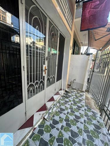 Cho thuê nhà gần chợ an cư lộ ô tô cần thơ giá 5 triệu - Diện tích : 3.5m dài 12m