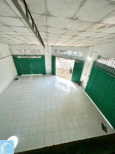 Cho thuê nhà góc mặt tiền kdc hưng phú 1 gần trường mầm non ngôi sau