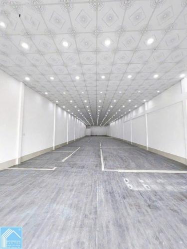 CHO THUÊ NHÀ MẶT TIỀN ĐƯỜNG NGUYỄN VĂN CỪ NGANG TRÊN 8m GIÁ 45 TRIỆU