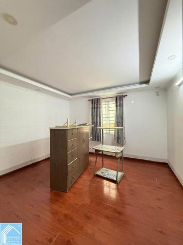 Cho thuê nhà mặt tiền đường số 30 kdc công ty 8 gần cây xăng giá 8,5 triệu