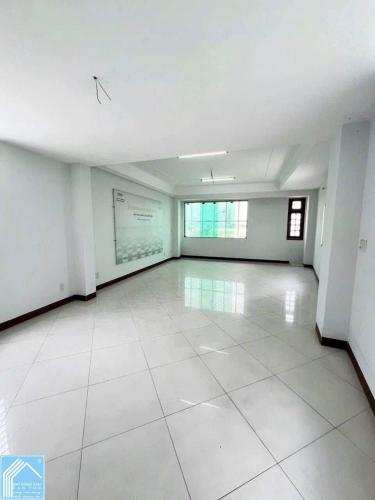 Cho thuê nhà mặt tiền hùng vương ngang 6m có thang máy giá 50 triệu 