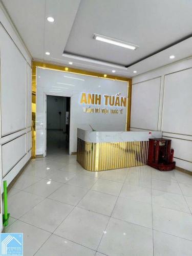 Cho thuê nhà mặt tiền hùng vương ngang 6m có thang máy giá 50 triệu 