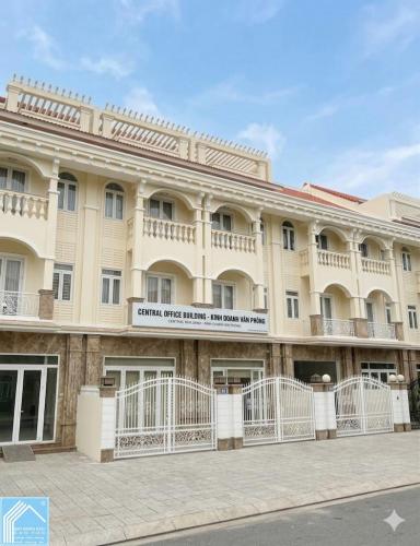 Cho thuê nhà mặt tiền lý thái tổ hưng phú 1 gần siêu thị go ngang 10m 