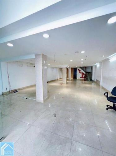 Cho thuê nhà mặt tiền lý tự trọng ngang hơn 7m giá 50 triệu