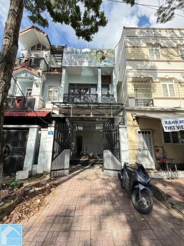 Cho Thuê Nhà Trệt Lầu Sân thượng đường số 3 KDC Hồng Phát - Cách Nguyễn Văn Cừ 25m Cho Thuê Nhà Trệt Lầu Sân thượng đường số 3 KDC Hồng Phát - Cách Nguyễn Văn Cừ 25m