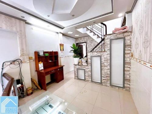  CHO THUÊ NHÀ TRỆT LỬNG LẦU MẶT TIỀN TRẦN PHÚ 