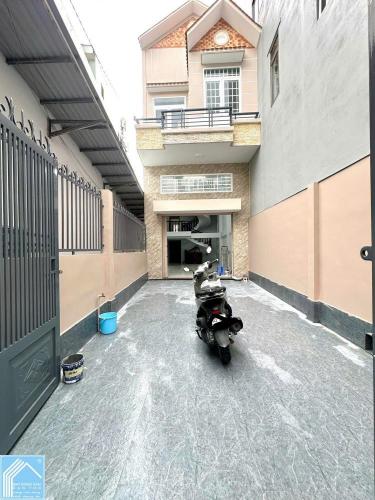 Cho thuê nhà trục chính hẻm hồ tùng mậu gần công an thành phố giá 17 triệu