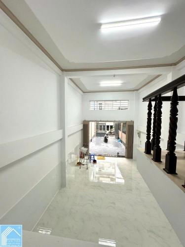Cho thuê nhà trục chính hẻm hồ tùng mậu gần công an thành phố giá 17 triệu